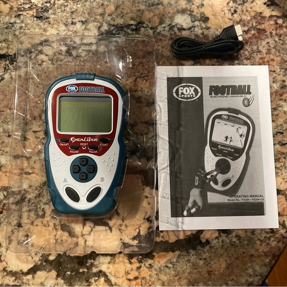 Fox Sports Football Electronic Handheld Game Excalibur 2006 New in box. - Picture 5 of 6